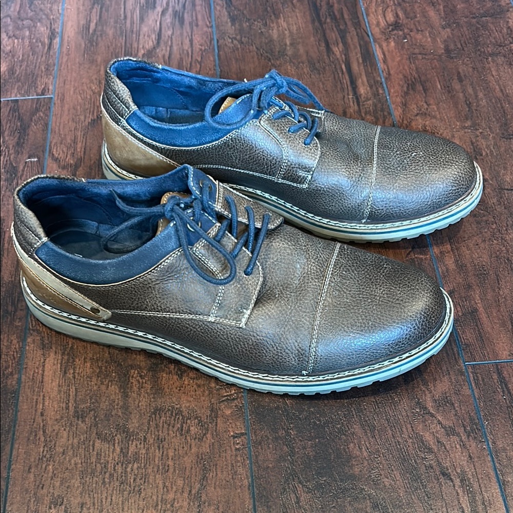 Classic Brown Leather Derby Shoes with Stitched Sole - Picture 1 of 8